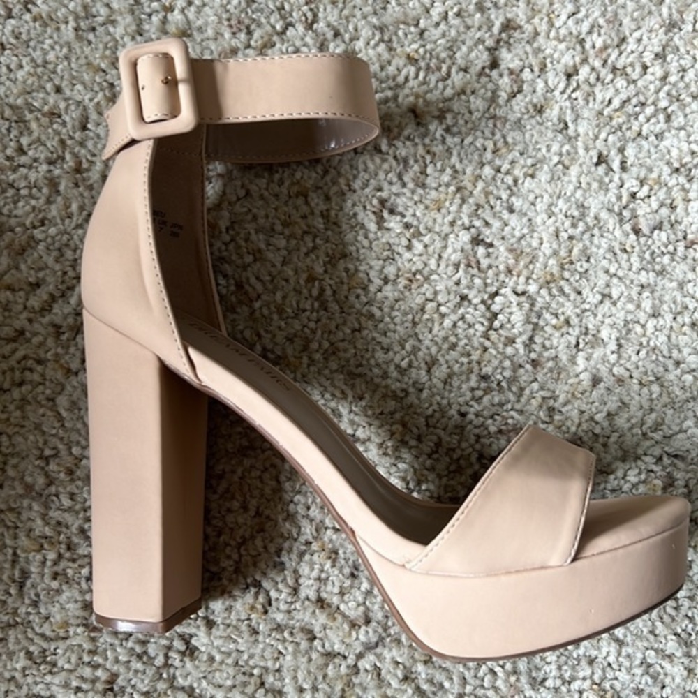 Dream Pairs Platform Heels - Nude